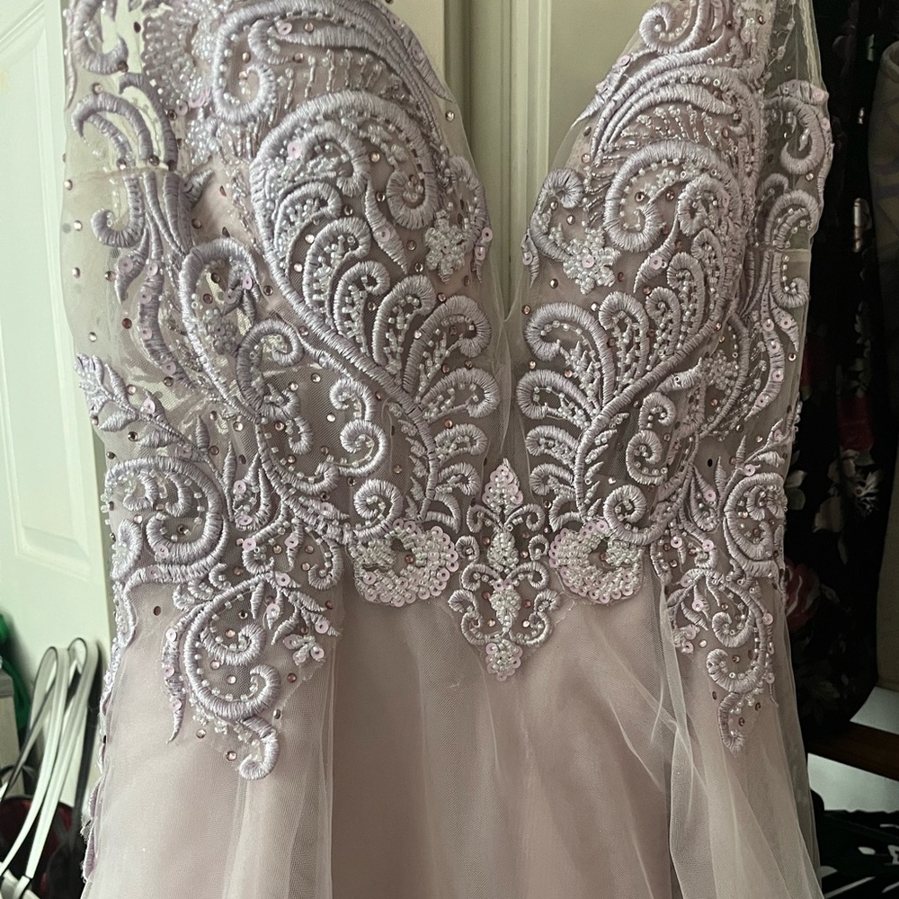 Gorgeous fairy like dress size 7, perfect condition only worn once!